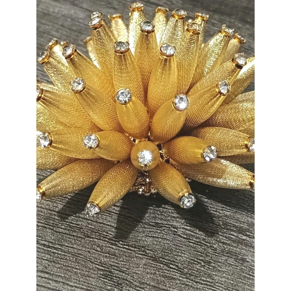 Vendome Sea Urchin Brooch 1960s Starburst Gold Tone Signed Vintage Brooch